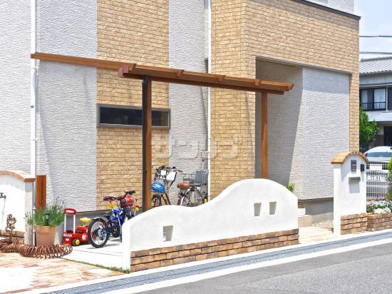 施工例 駐車場とおしゃれなサイクルポートの施工例 兵庫県姫路市